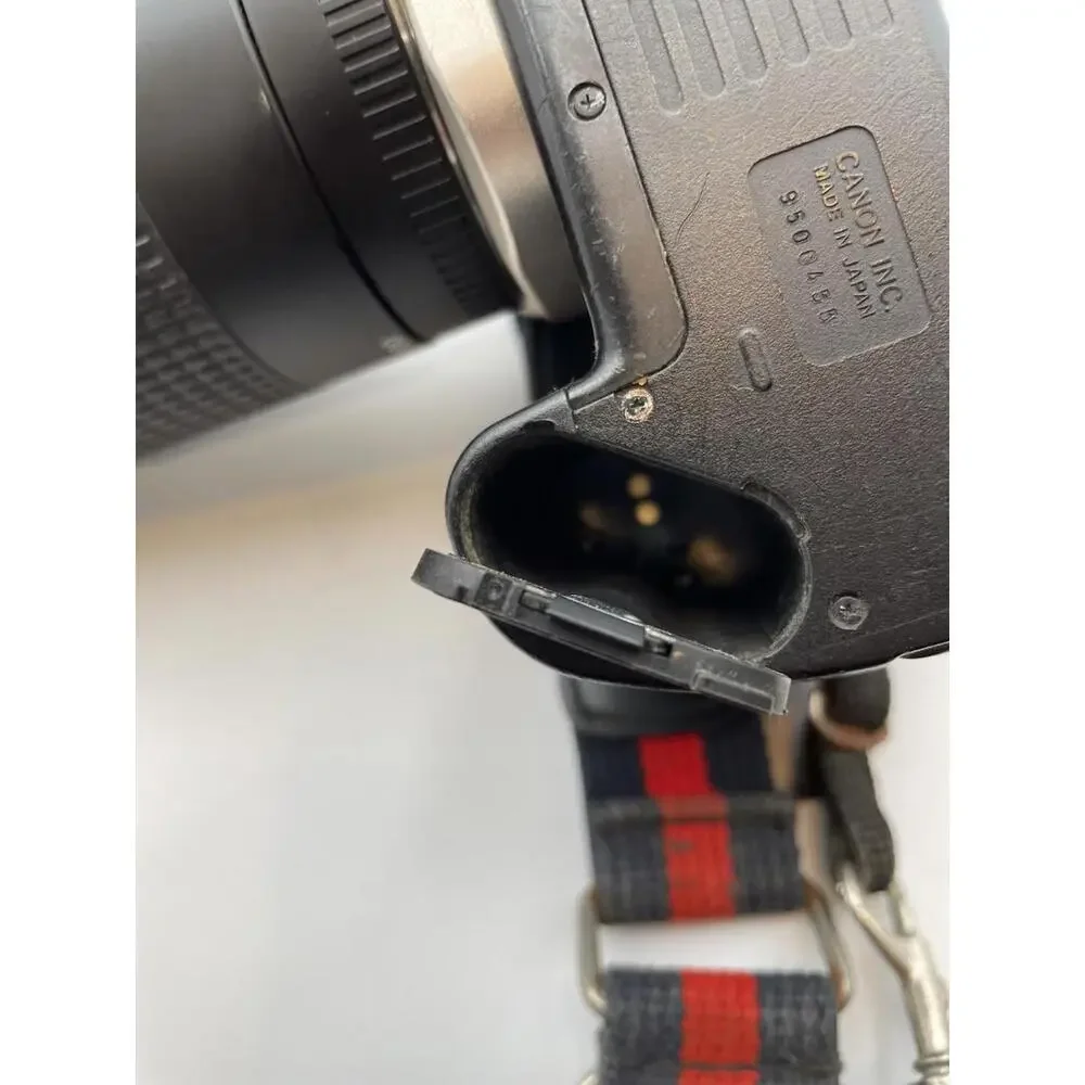 Canon EOS ELAN II E Eye Control 35MM SLR Camera With Canon 75-300 Zoom Lens